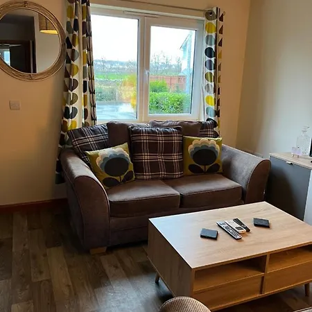 Bright And Modern 2 Bedroom Home In Kirkwall Exterior photo