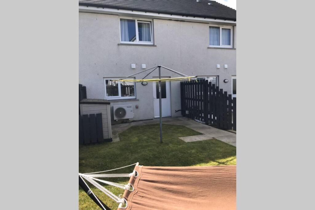 Bright And Modern 2 Bedroom In Holiday home *