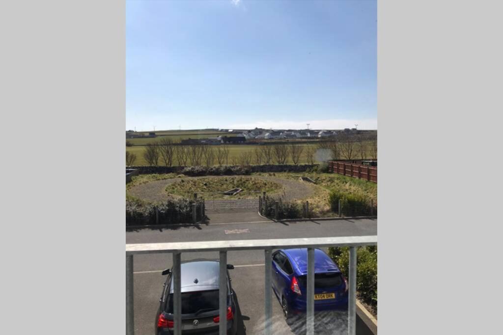 Bright And Modern 2 Bedroom In *