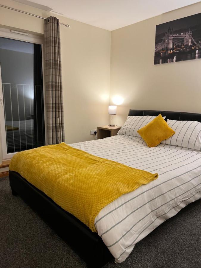 Bright And Modern 2 Bedroom In Holiday home