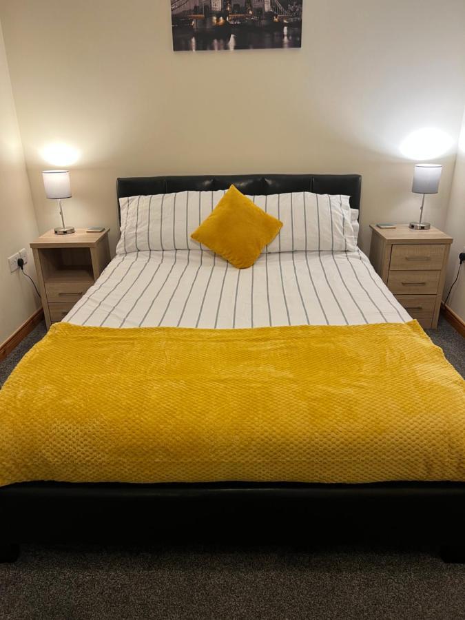 Bright And Modern 2 Bedroom In